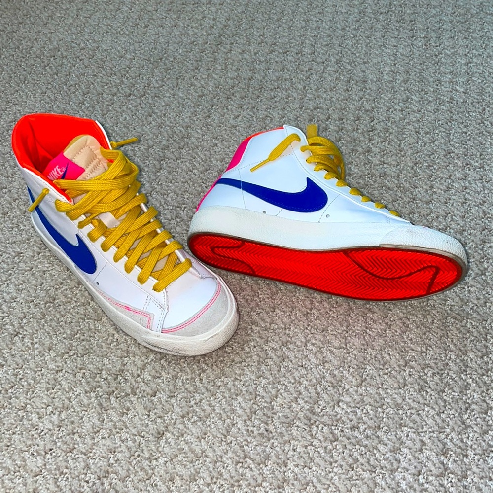 Mike womens blazer mid ‘77